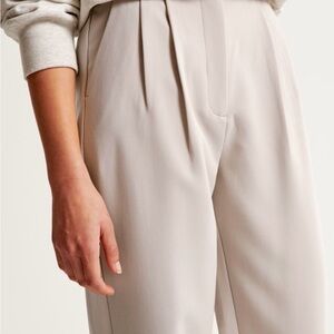 Abercrombie & Fitch Sloane Tailored Pant in Light Taupe size 29/8